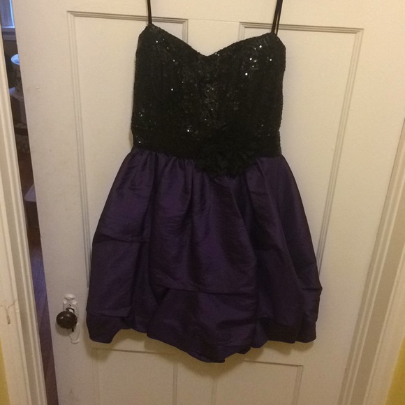 Dresses & Skirts - Sequins prom dress